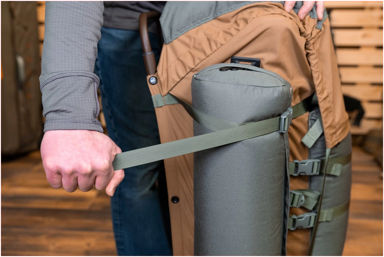 Frontier Gear of Alaska Hunter Bag 500D / Freighter Frame Combo – Barney's Sports Chalet